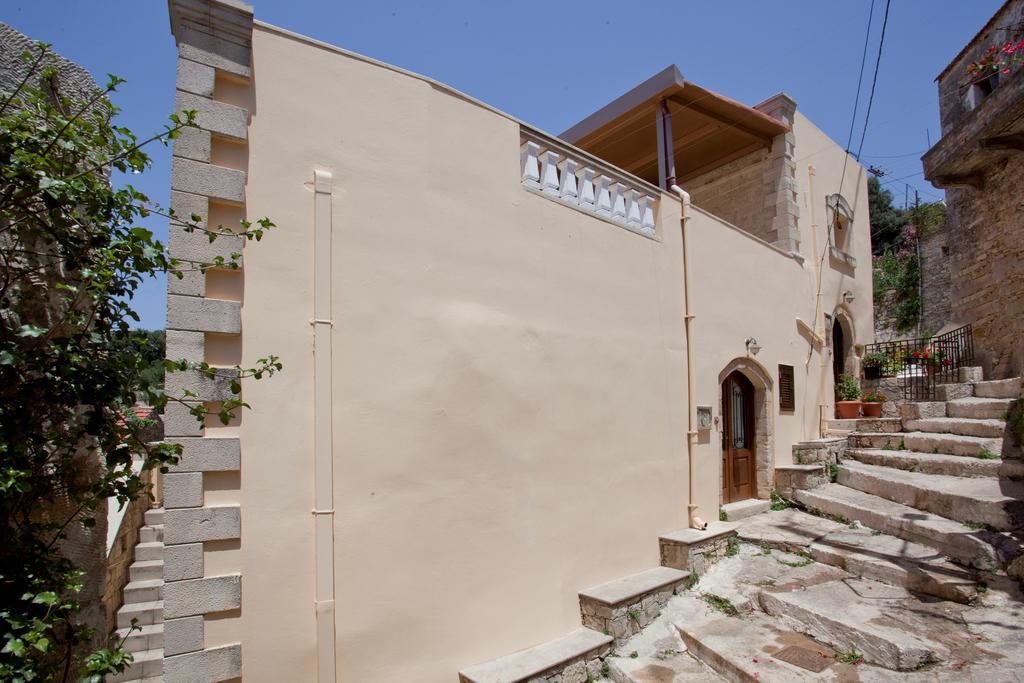 Erontas Villa Aryiroúpolis Buitenkant foto
