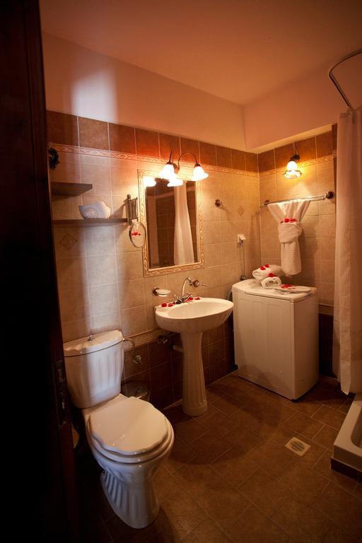 Erontas Villa Aryiroúpolis Buitenkant foto