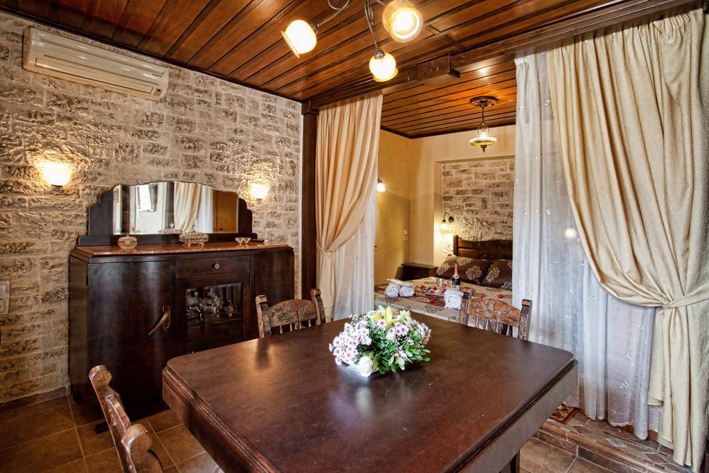 Erontas Villa Aryiroúpolis Buitenkant foto