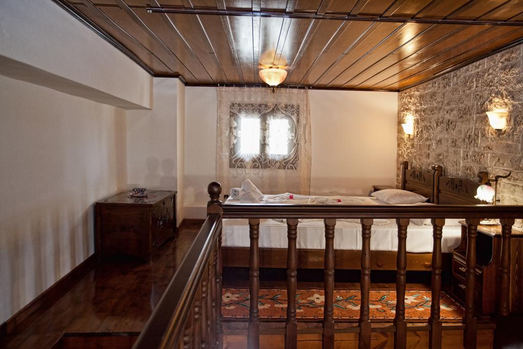 Erontas Villa Aryiroúpolis Buitenkant foto
