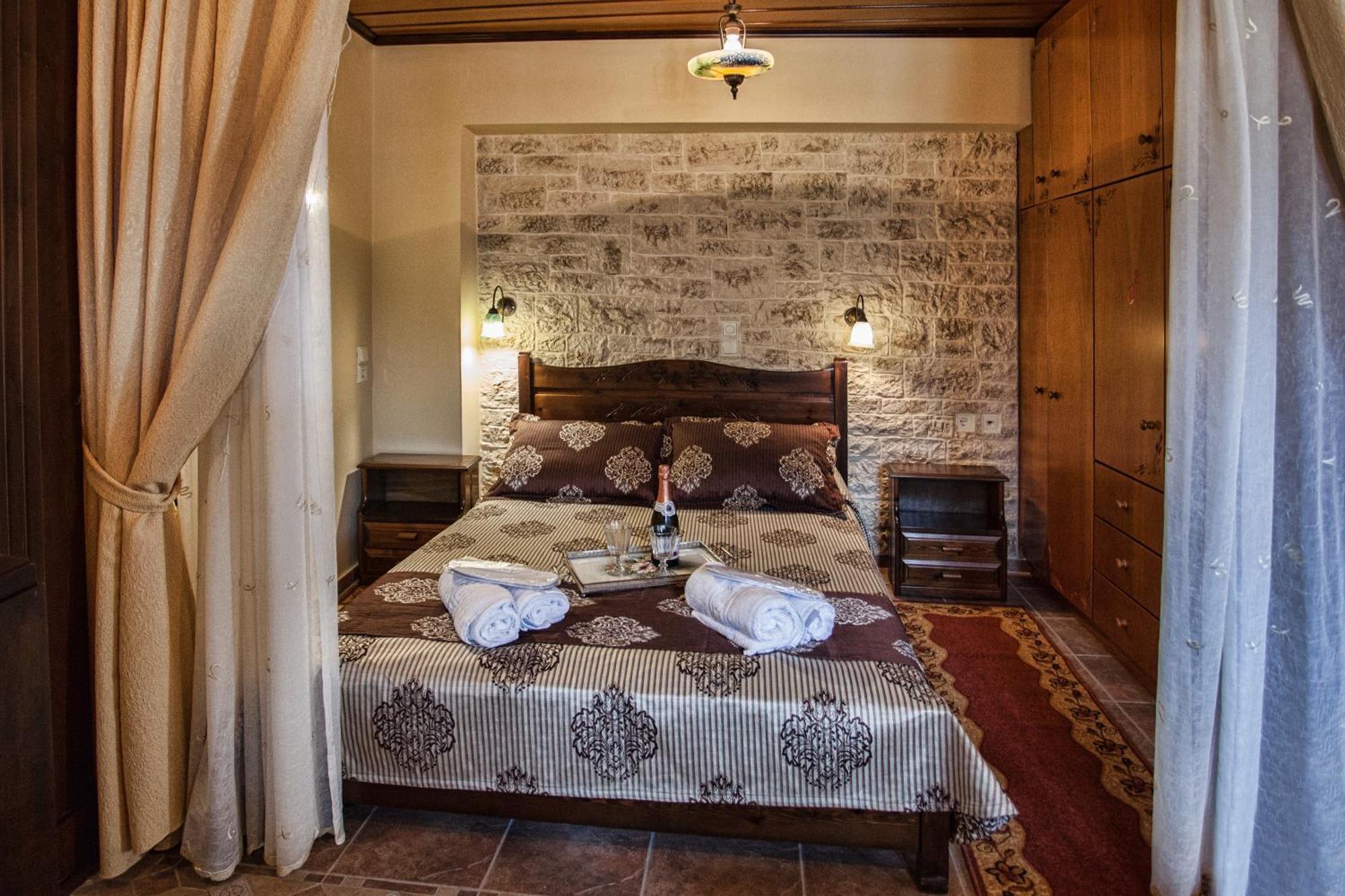 Erontas Villa Aryiroúpolis Buitenkant foto